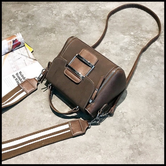 NEW BORDEAUX Crossbody - Picture 5 of 7